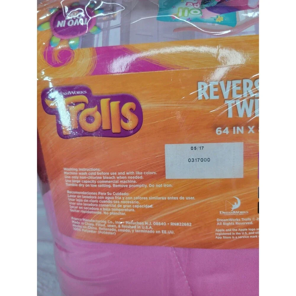 Franco Manufacturing Co DreamWorks Trolls Reversible Microfiber Twin Comforter